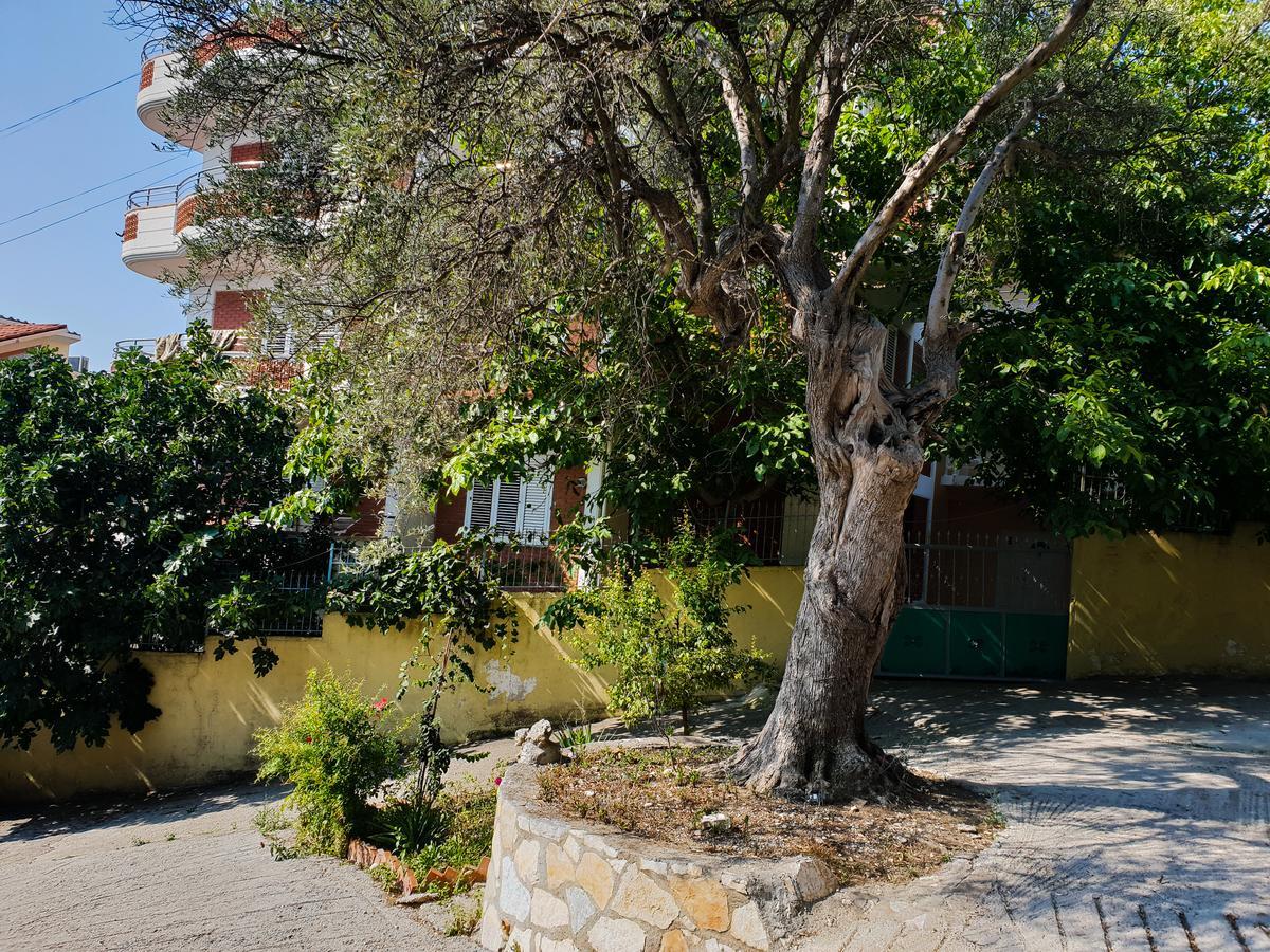 Lux Apartments Vlorë Exterior foto